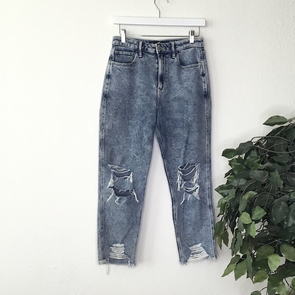 Hollister Ultra High-Rise Mom Jean